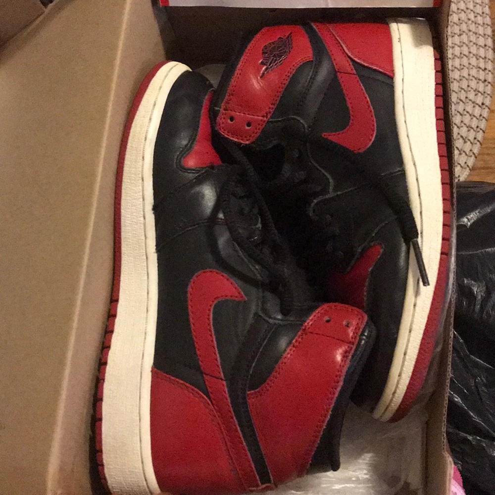 AUTHENTIC VINTAGE JORDAN BRED 1